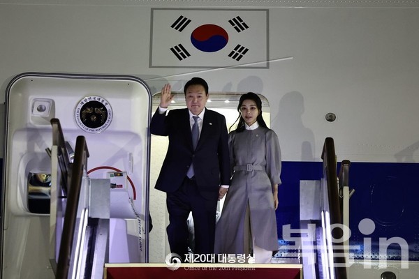 9월24일 윤석열 대통령은 영국-미국-캐나다 순방을 마치고 서울공항을 통해 귀국했다.(사진은 대통령실 홈페이지 갈무리).